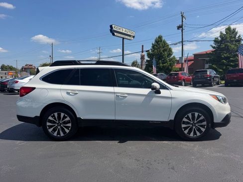 Used 2017 Subaru Outback 2.5i Limited AWD/4WD image 4