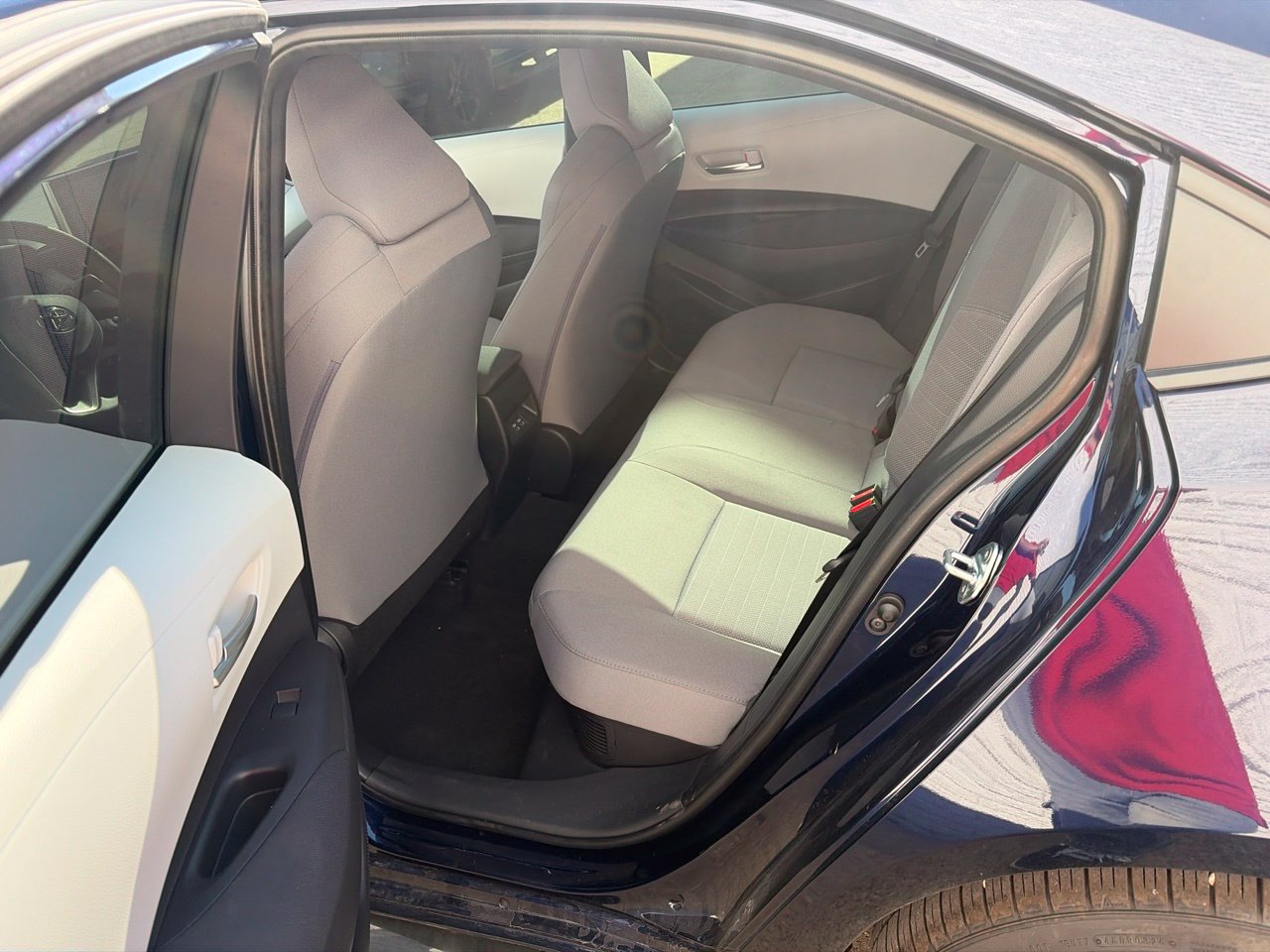 Used 2025 Toyota Corolla SE FWD image 11