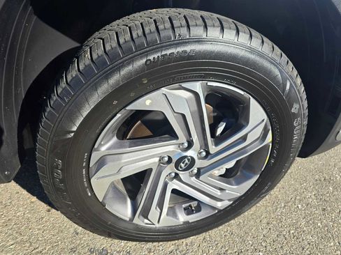 Used 2023 Hyundai Santa Fe SEL image 9