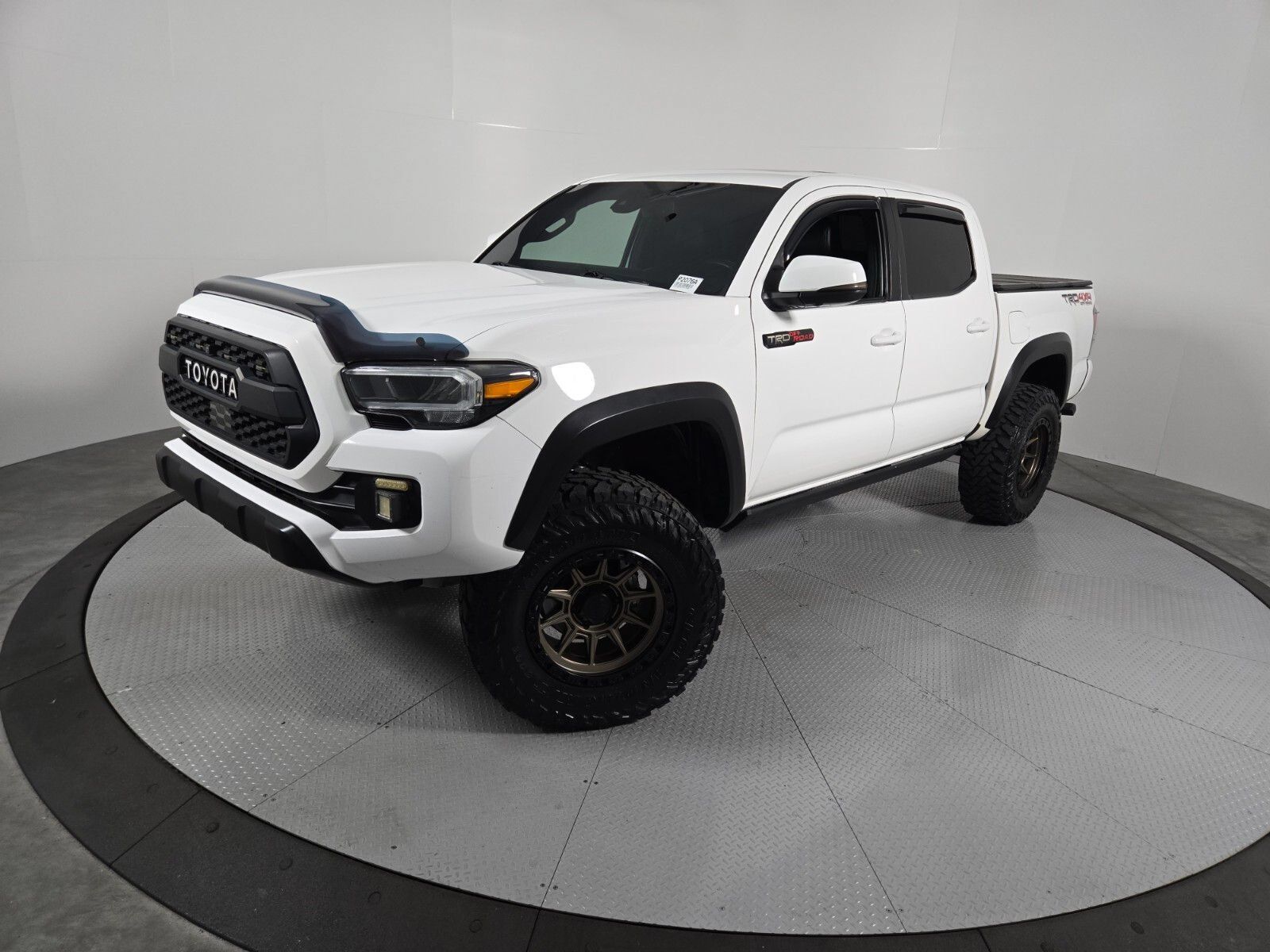 Used 2021 Toyota Tacoma TRD Off-Road w/ TRD Premium Off Road Package AWD/4WD image 1