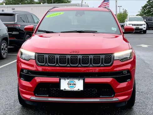 Used 2024 Jeep Compass Limited AWD/4WD image 3