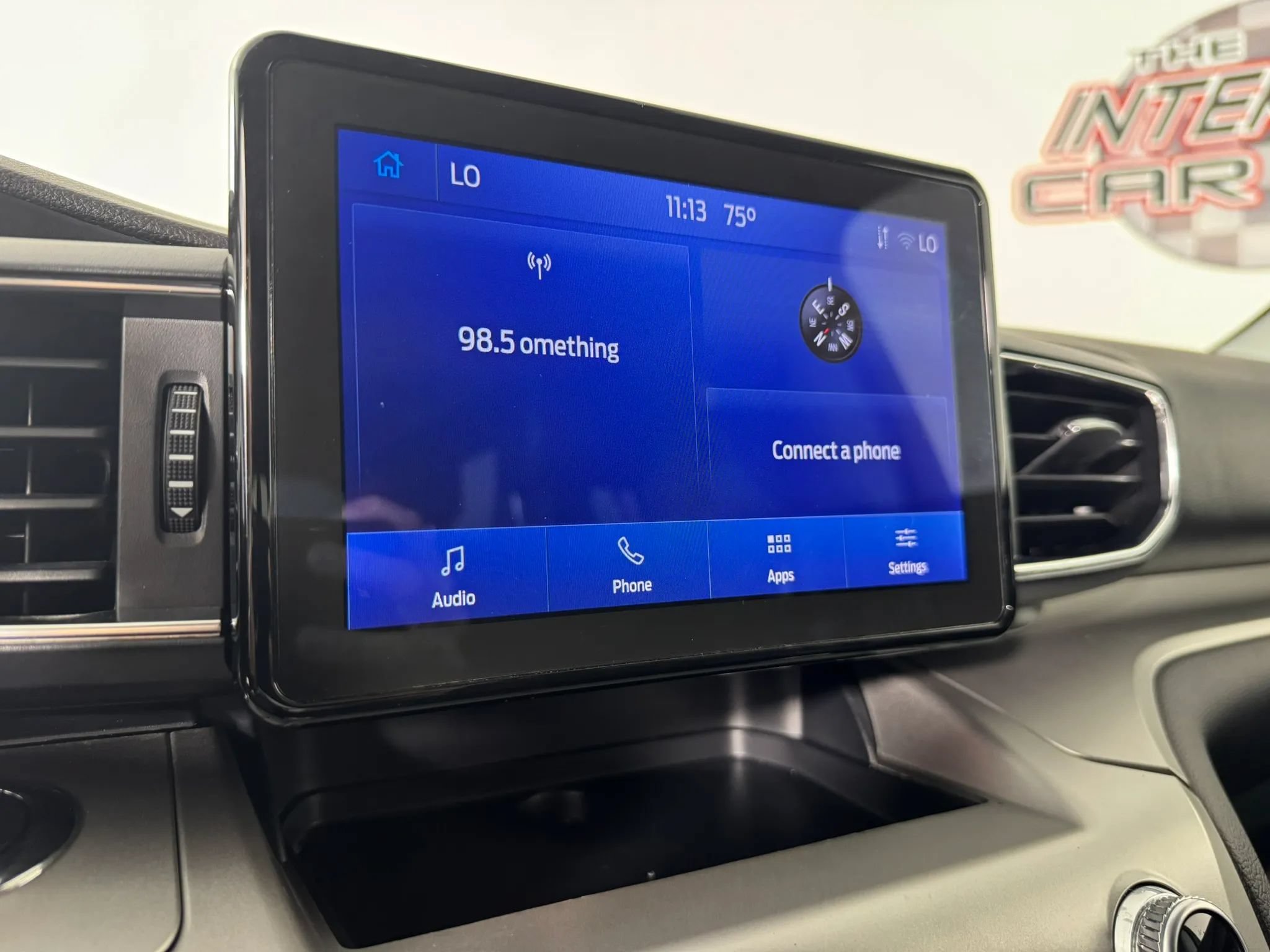 Used 2022 Ford Explorer XLT w/ Equipment Group 202A AWD/4WD image 19