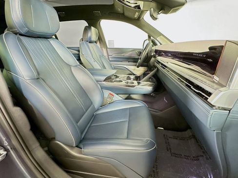 Used 2025 Cadillac Escalade IQ Luxury 2 w/ LPO, Premium Carpet Package AWD/4WD image 8
