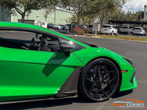 Used 2024 Lamborghini Revuelto AWD/4WD image 70