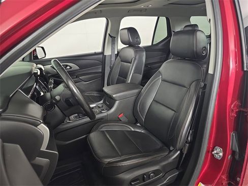 Used 2019 Chevrolet Traverse RS image 17