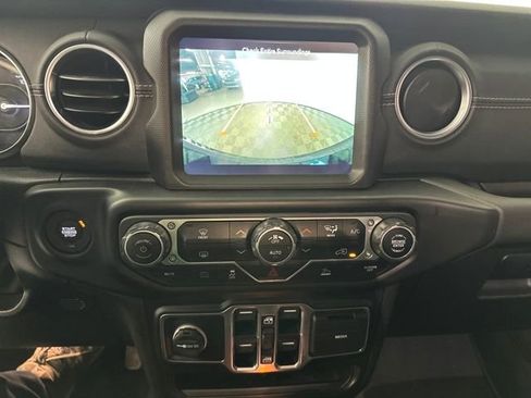 Used 2023 Jeep Wrangler Unlimited Sahara image 22