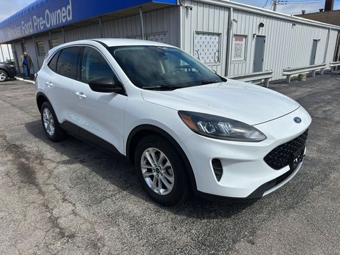 Used 2022 Ford Escape SE image 3