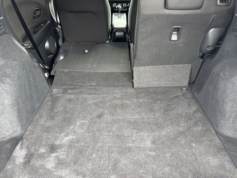 Used 2018 Honda HR-V LX image 18