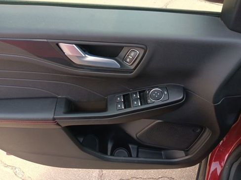 Used 2025 Ford Escape ST-Line image 30