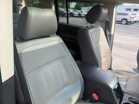 Used 2016 Ford Flex SEL w/ Equipment Group 202A AWD/4WD image 40