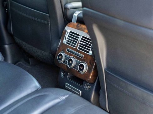 Used 2014 Land Rover Range Rover HSE image 13