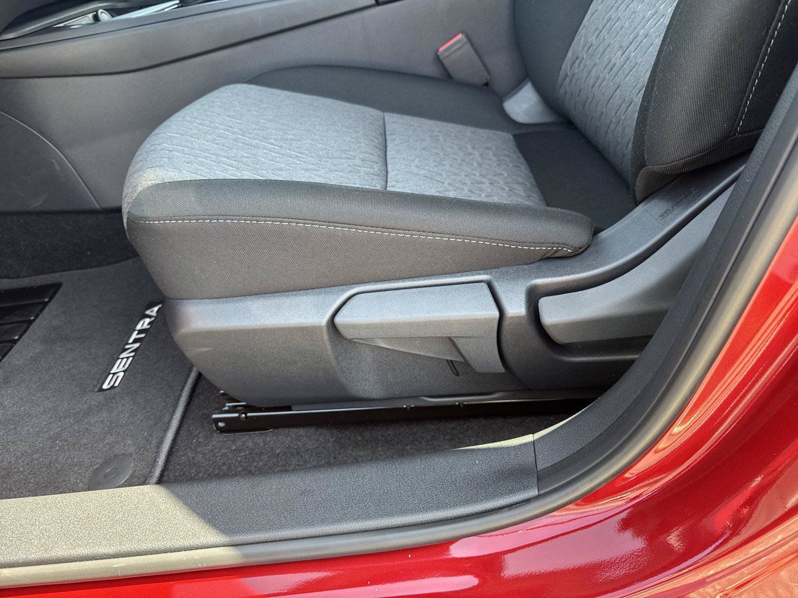 New 2027 Nissan Sentra SV w/ SV Convenience Package FWD image 10