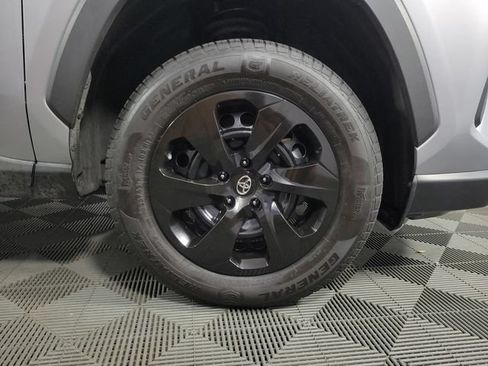 Used 2023 Toyota RAV4 LE FWD image 11