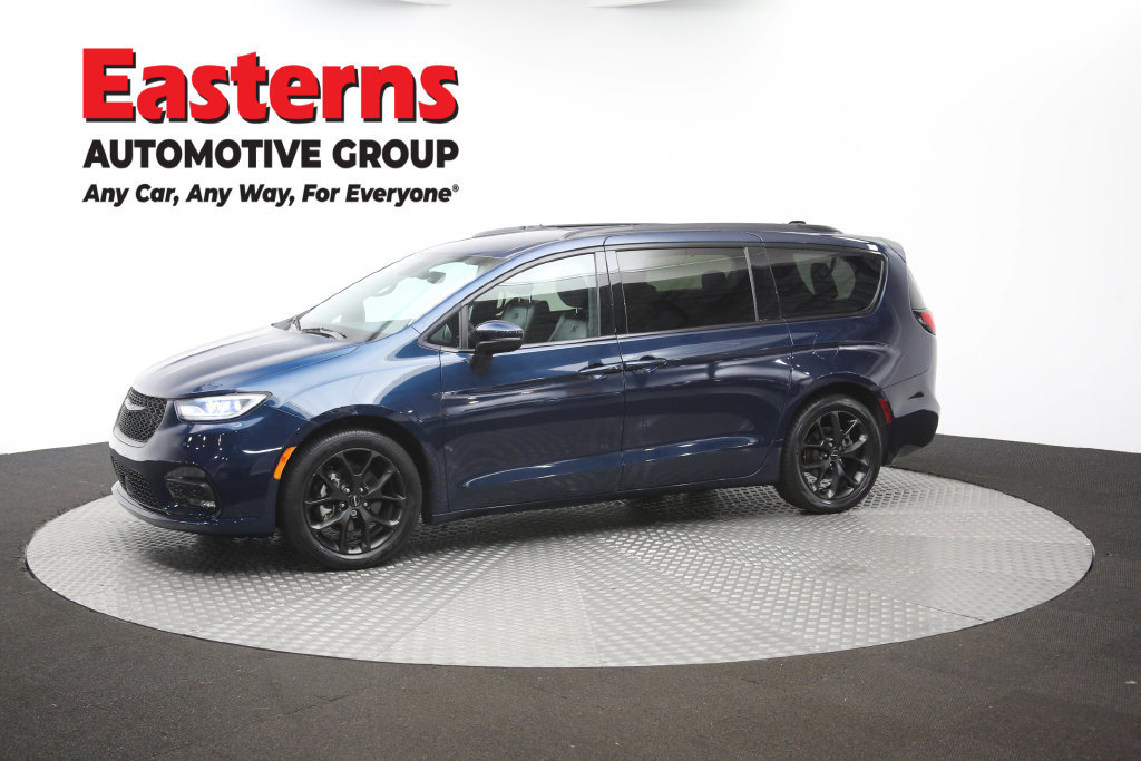 Used 2023 Chrysler Pacifica Touring-L w/ S Appearance Package FWD image 60