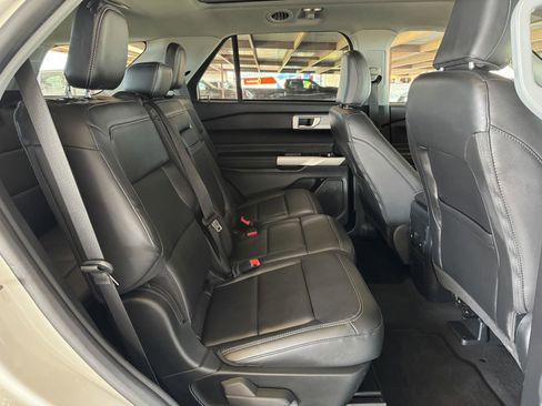 Used 2023 Ford Explorer XLT w/ Equipment Group 202A image 35