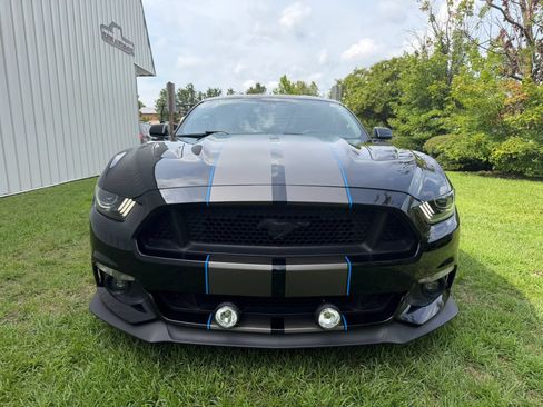 Used 2017 Ford Mustang GT w/ GT Performance Package RWD image 3
