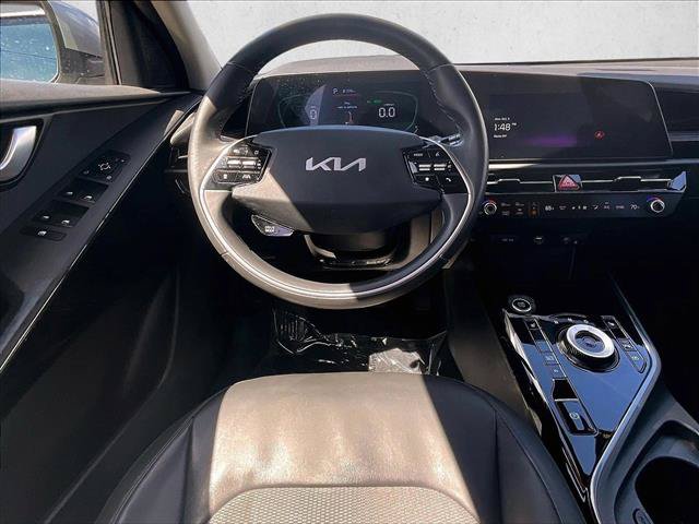 Used 2023 Kia Niro EX FWD image 7
