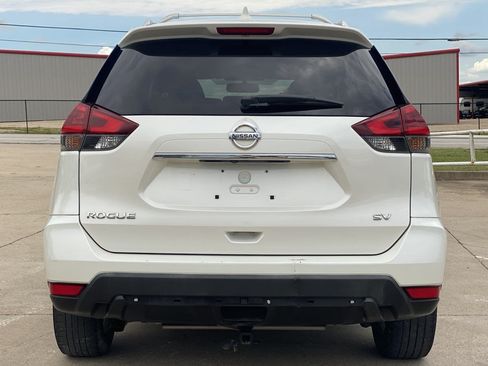 Used 2018 Nissan Rogue SV FWD image 6