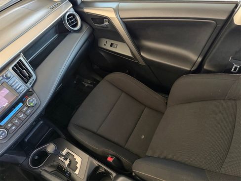 Used 2018 Toyota RAV4 XLE image 17