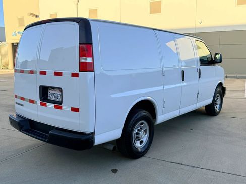 Used 2021 Chevrolet Express 2500 RWD image 5