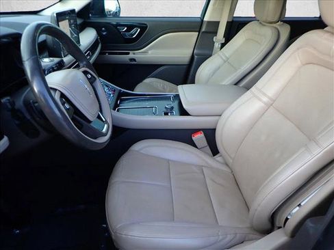Used 2020 Lincoln Aviator Reserve w/ Elements Package Plus image 12