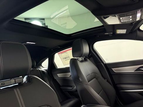 Certified 2024 Jaguar XF R-Dynamic SE image 37