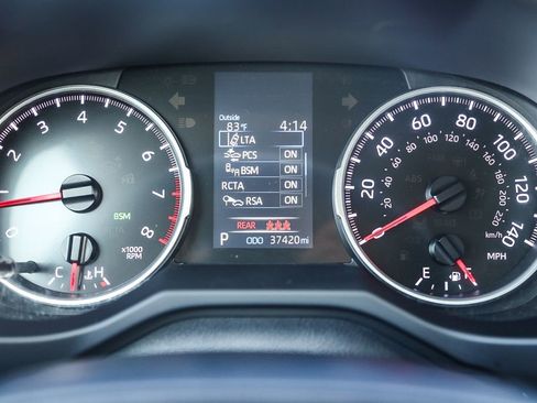 Used 2021 Toyota RAV4 XLE image 25