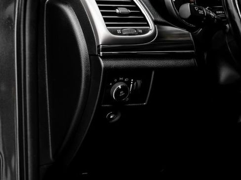 Used 2021 Jeep Grand Cherokee Limited AWD/4WD image 37