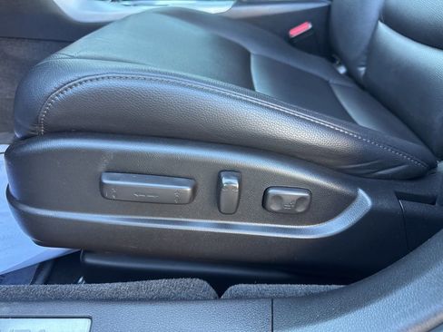 Used 2017 Acura TLX image 12