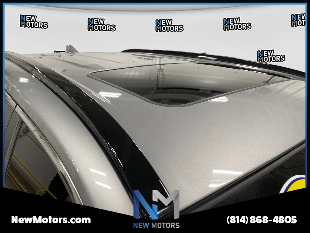 Used 2020 Toyota RAV4 Limited AWD/4WD image 16