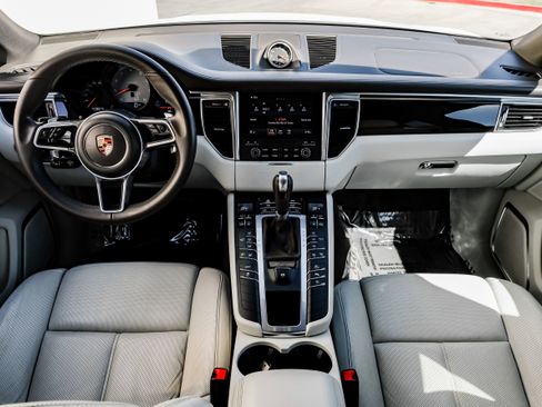 Used 2017 Porsche Macan S image 12