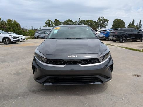 Certified 2023 Kia Forte LXS FWD image 3