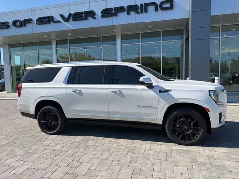 Used 2022 GMC Yukon XL Denali AWD/4WD image 9