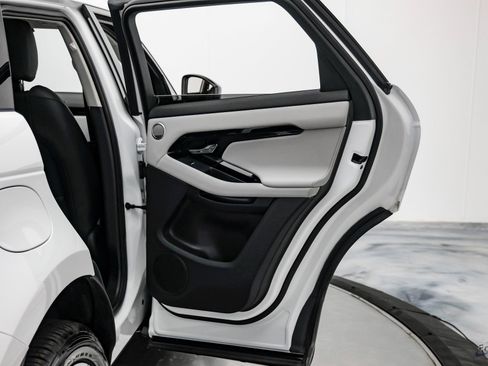 Used 2024 Land Rover Range Rover Evoque Dynamic SE image 82