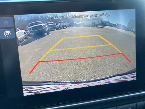 Used 2023 Hyundai Venue SEL image 24