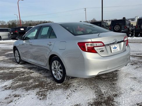 Used 2014 Toyota Camry L image 4