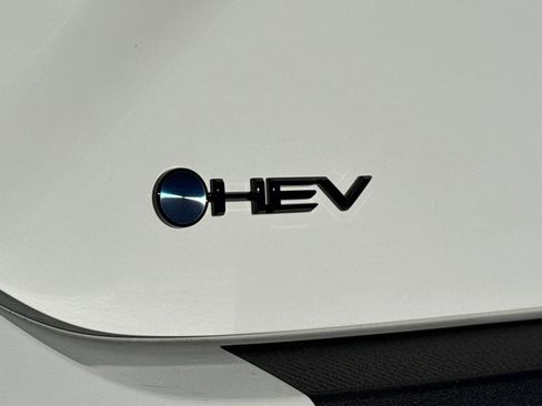 New 2026 Toyota Camry Hybrid FWD image 8
