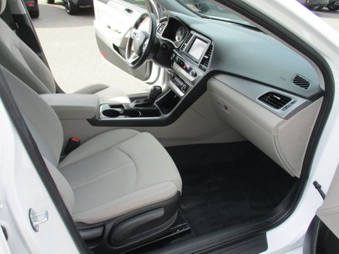 Used 2018 Hyundai Sonata SEL FWD image 14