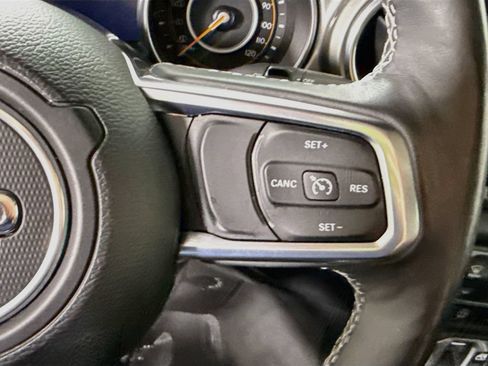 Used 2018 Jeep Wrangler Unlimited Sahara AWD/4WD image 21
