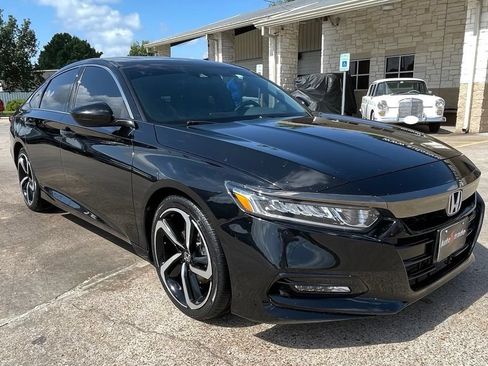 Used 2020 Honda Accord Sport image 2