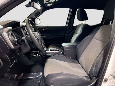 Used 2023 Toyota Tacoma TRD Off-Road image 17