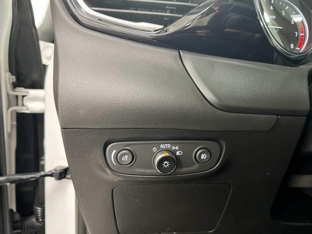 Used 2023 Buick Encore GX Select w/ Safety Package II AWD/4WD image 18