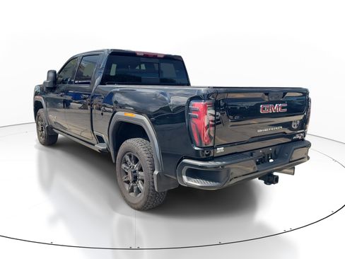 Used 2025 GMC Sierra 3500 AT4 w/ Technology Package AWD/4WD image 7