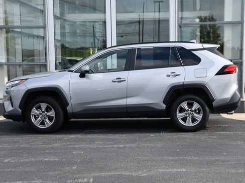 Used 2025 Toyota RAV4 XLE AWD/4WD image 10