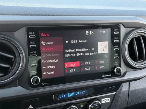 Used 2023 Toyota Tacoma TRD Sport AWD/4WD image 27