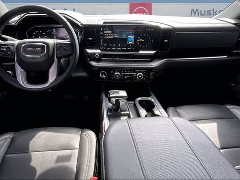 Used 2023 GMC Sierra 1500 SLT AWD/4WD image 8