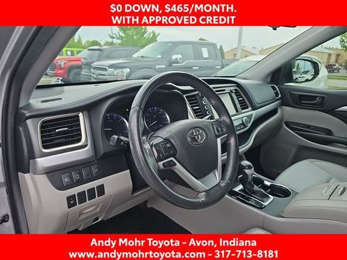 Used 2019 Toyota Highlander Plus FWD image 9