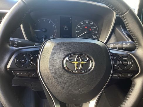 Used 2025 Toyota Corolla SE w/ SE Package image 17