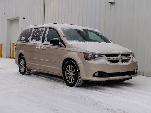 Used 2014 Dodge Grand Caravan R/T image 1