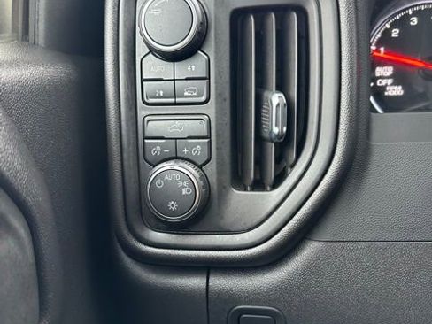 Used 2022 Chevrolet Silverado 1500 Custom image 26